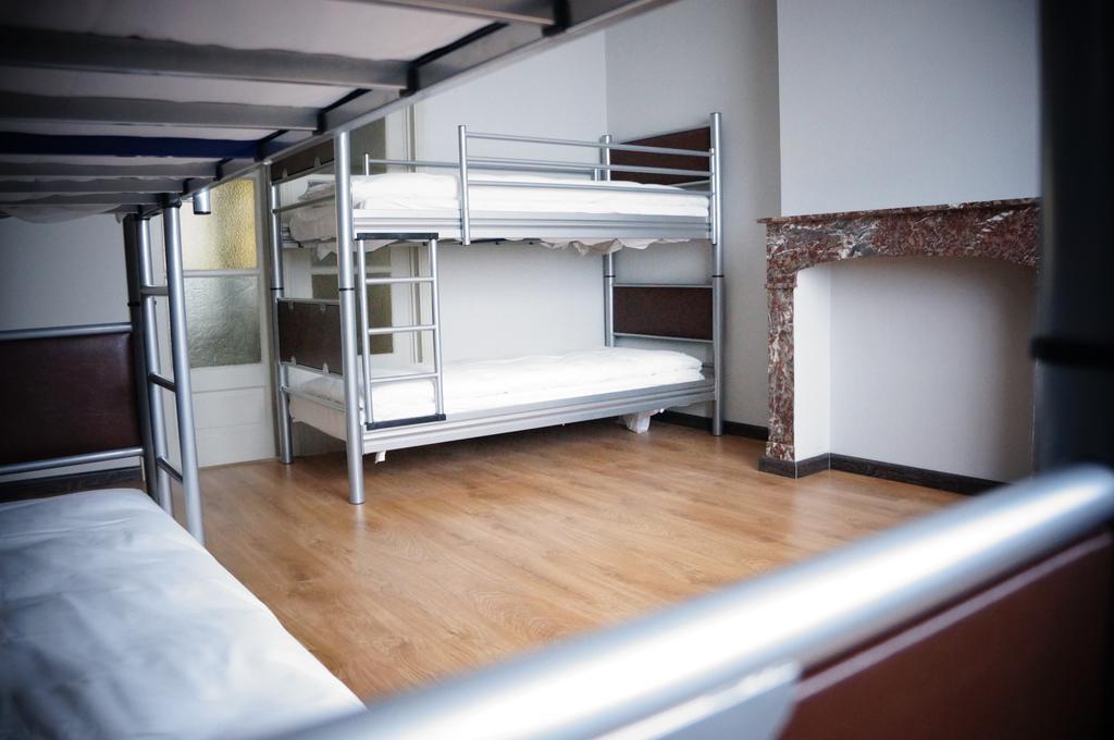 Es Hostel Saint-Gilles Habitación foto
